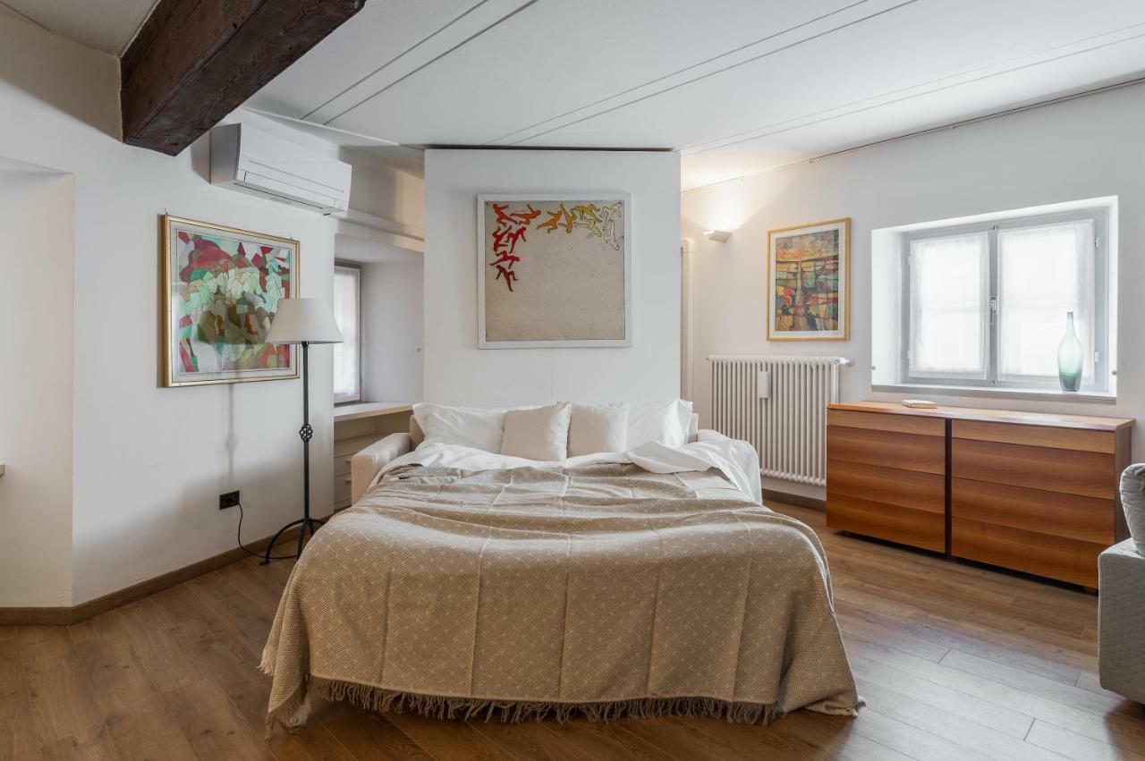A Casa Nuccia Studio By Holiday Solutions Como Luaran gambar