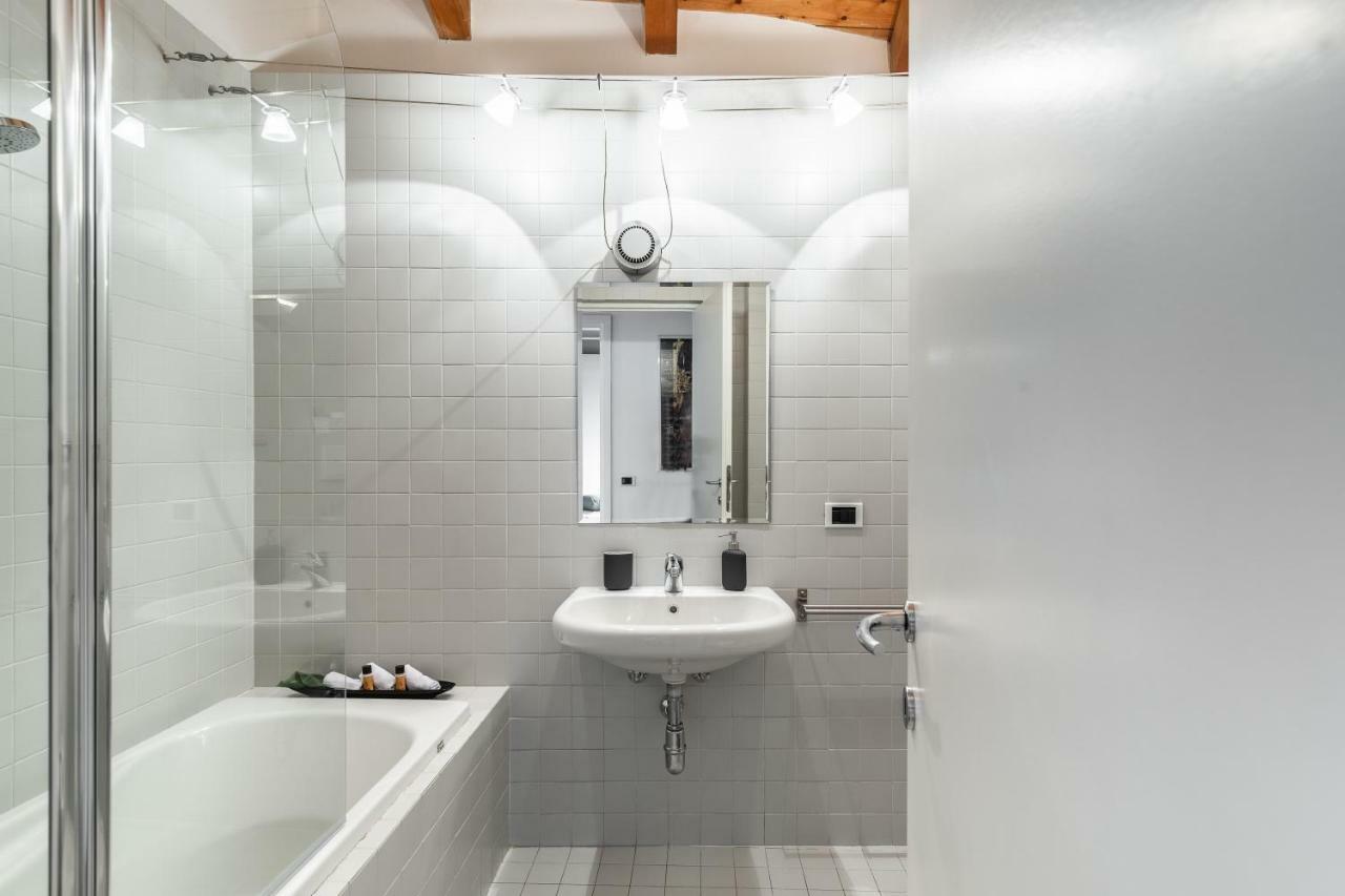 A Casa Nuccia Studio By Holiday Solutions Como Luaran gambar